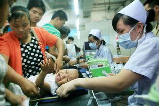 小孩打肌肉针视频,勇敢小宝贝挑战肌肉针，温馨画面引网友点赞