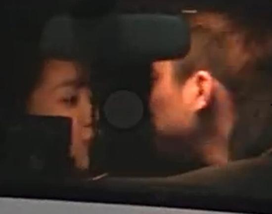 激吻缠绵视频,激吻缠绵瞬间，爱意浓烈如潮